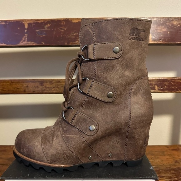 SOREL Joan Of Arctic Wedge Mid Calf Boot Dark Fog Distressed Brown Booties - Picture 2 of 15